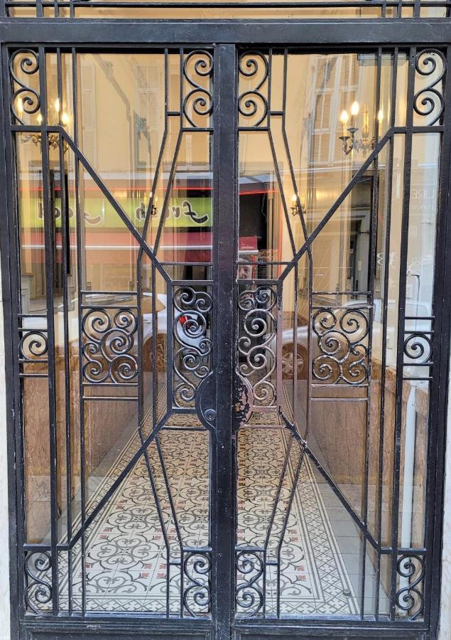 Superbe studio meublé cosy avec patio au calme Jean médecin Niza Exterior foto